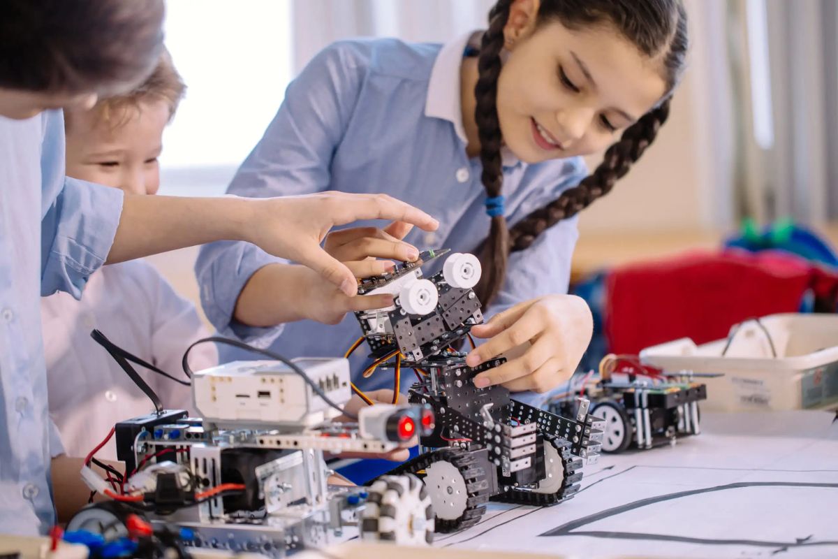 Tech Gadgets for Kids: The Best Tools for Learning in 2025